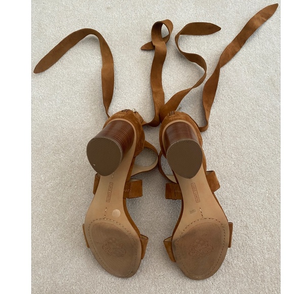 VINCE CAMUTO SUEDE FRONT CROSS LACE UP SANDALS - Picture 4 of 6